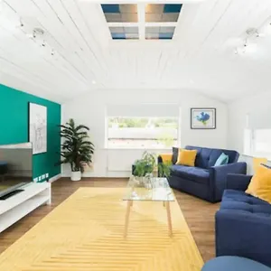 https://spacious-nottingham-duplex-parking.hotelsin-nottingham.com
